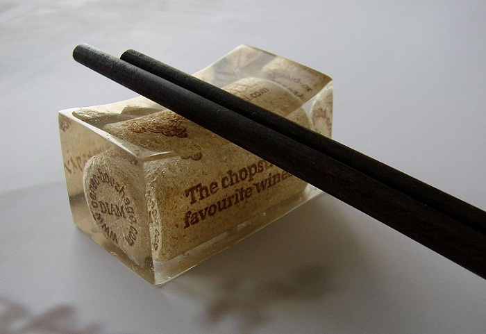 Hugel_Chopstick_holder.jpg