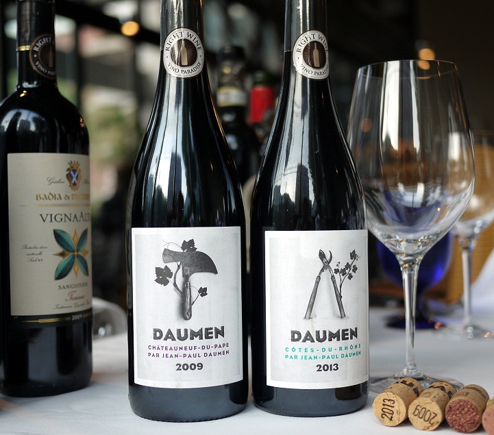 daumen wine.jpg